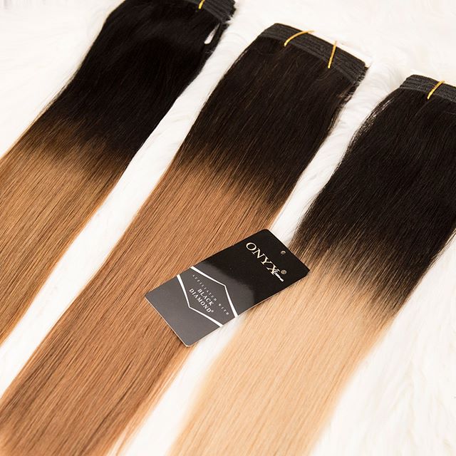 Onyx Essence Yaki has a variety of ombr&egrave;s to choose from so you don't have to go through a long coloring process to achieve the results you want!
*
#curlyhair #onyxhair #hairextensions #extensions #hairlover #haircolor #hair #ombrehair #ombre