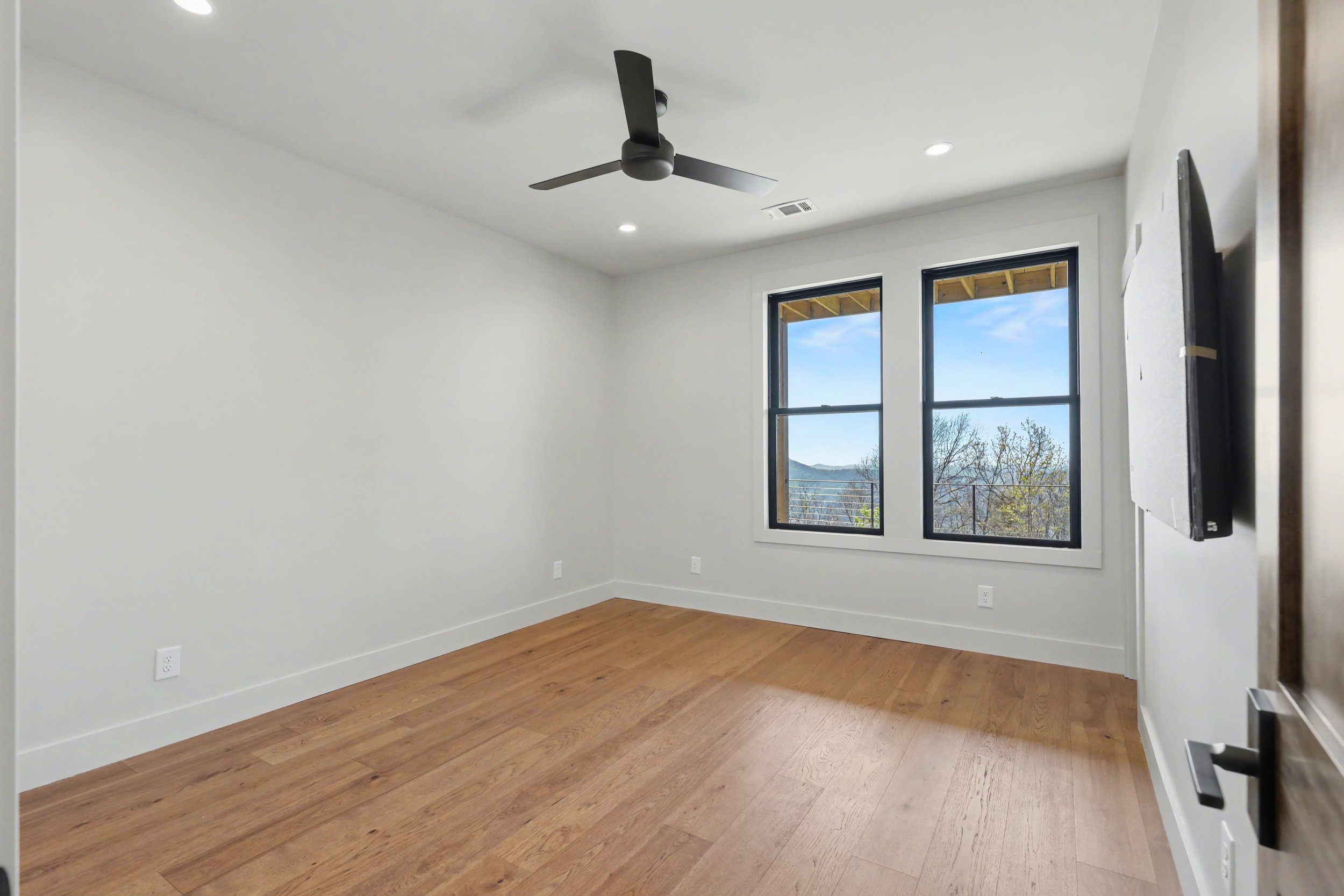 1012 Winding View Trail (81).jpg