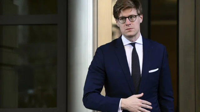Lawyer connected to former Trump adviser pleads guilty to false statements in Mueller investigation | The Knife Media