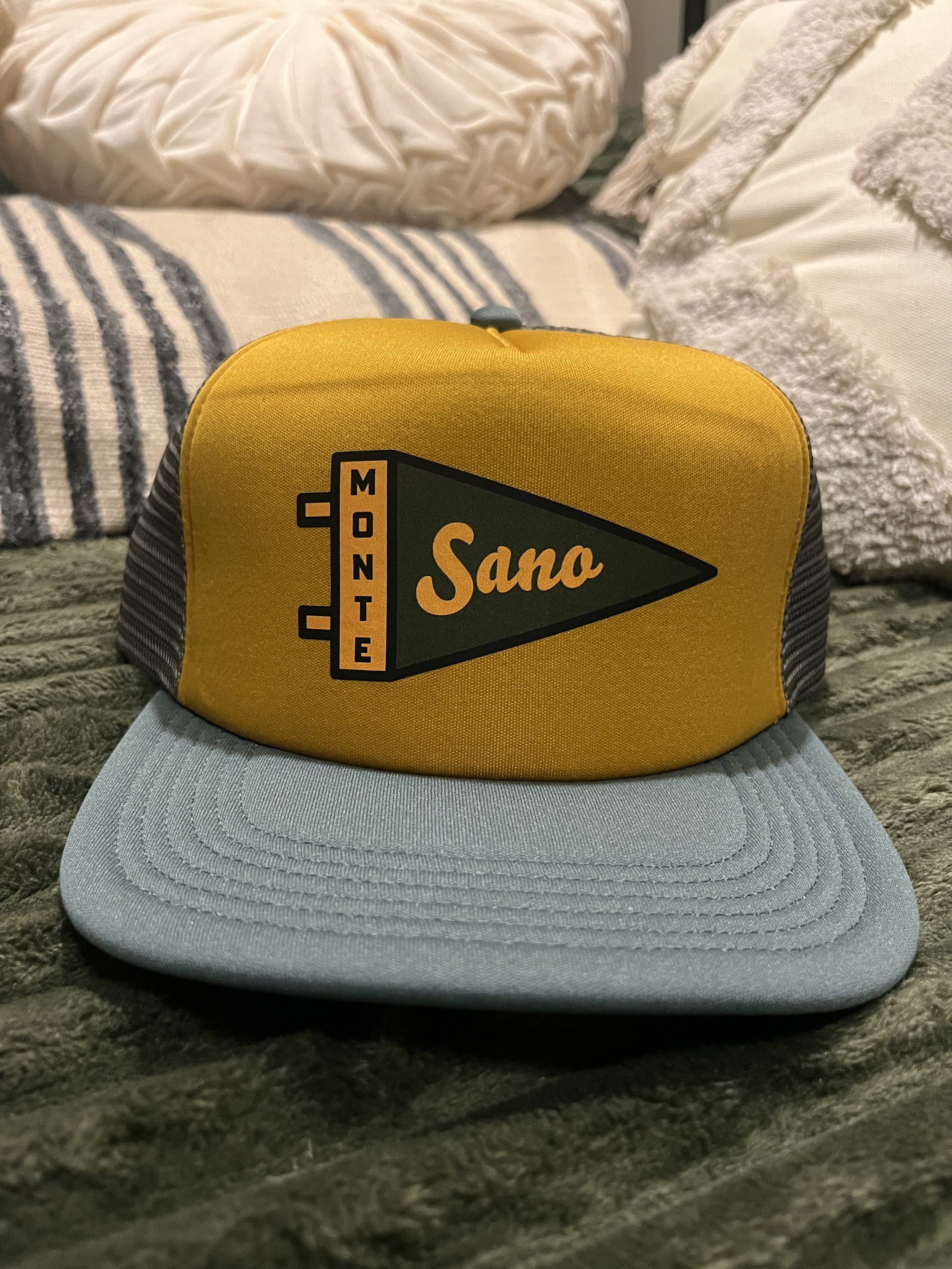 Sano Pennant - Lugana Hat  (Legacy)