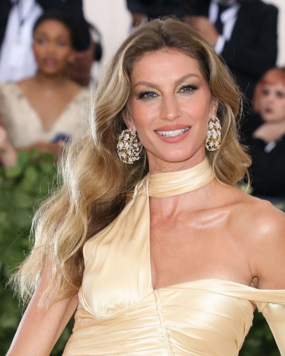 BLONDE: Dainty Babylights Hair These Babylights hit the hair scene in 2015, and they've since gone mainstream in 2018. These are similar to balayage and ombre techniques, but more subtle shades of blonde are placed in the hair to create soft, natural look.