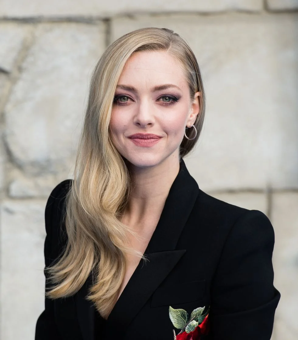 BLONDE: Nude Hair NUDE HAIR is about balance. "There's an even amount of both warm and cool tones, which cancel each other out to create a neutral color," They're very flattering on all skin tones. "Neutral colors are trendy because they're so easy to wear," says O'Connor.
