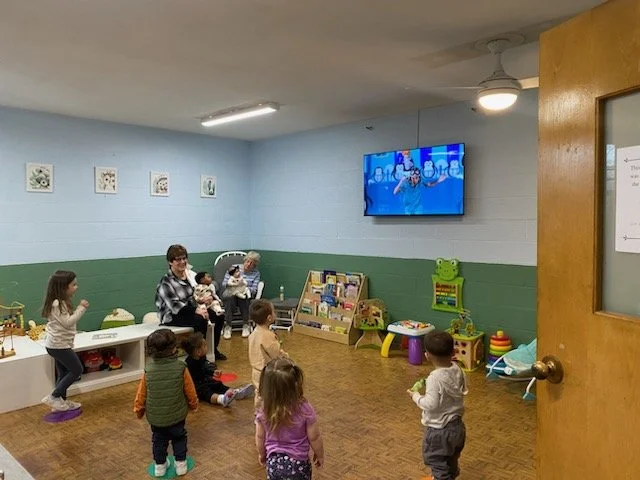 Kids in Awe of the TV_1.jpg