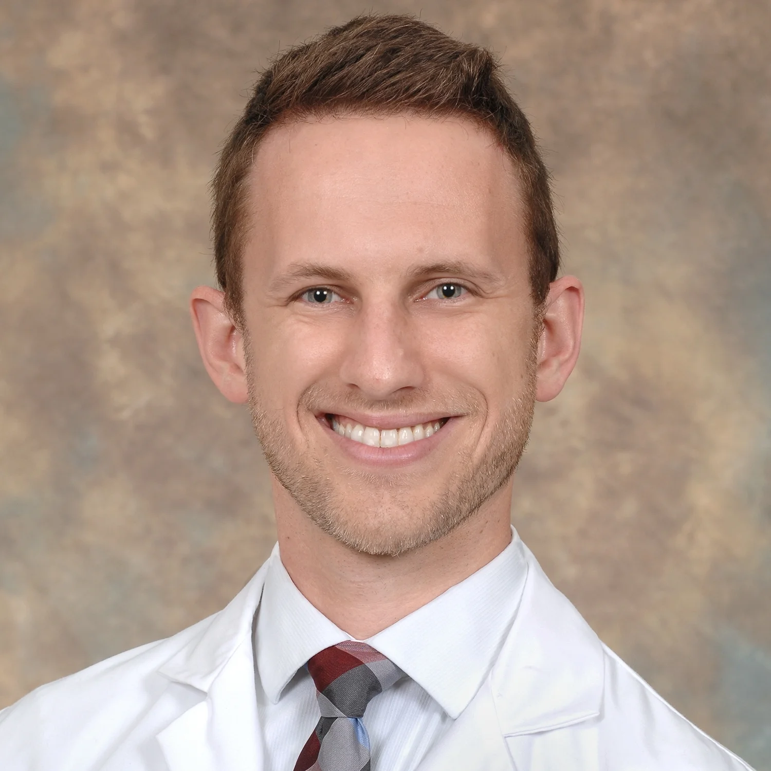 Michael Putnam - Loyola Chicago Stritch SOM Joining the residency inpatient faculty. I'm from Chicago with family roots in Utah and Wyoming. I chose this program because of the emphasis on underserved health and excellent teaching. The leaders in this program pride themselves on being physician-educators, for both the residents and patients. This program gives me the experience to be an excellent physician for my patients and the tools to become an educator in the field. Also, Cincinnati is a walkable and vibrant city with great neighborhoods and plenty of access to culture and the outdoors!