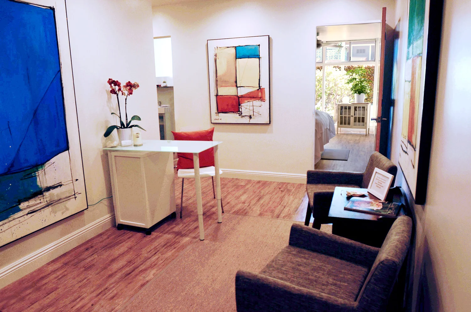When your day is hectic, you can trust you are giving yourself some needed peace when you join me for your treatment. 