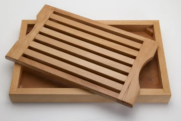 CCBBBCCB Crumb catcher breadboard beech 02.jpg