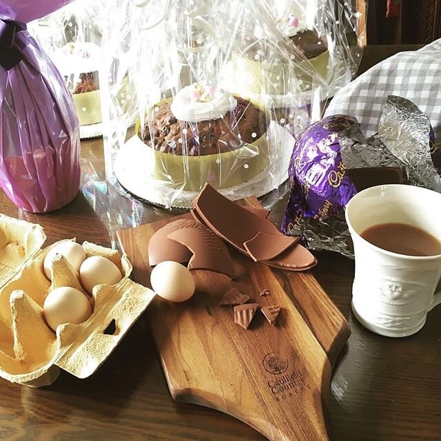 Happy Easter everyone 🐣💜
We hope the Easter Bunny was very generous this year 😊
.
.
#easter2020 #cadburyeggs #barrystea #fruitcake #walnut #servingboard #tableware #irish