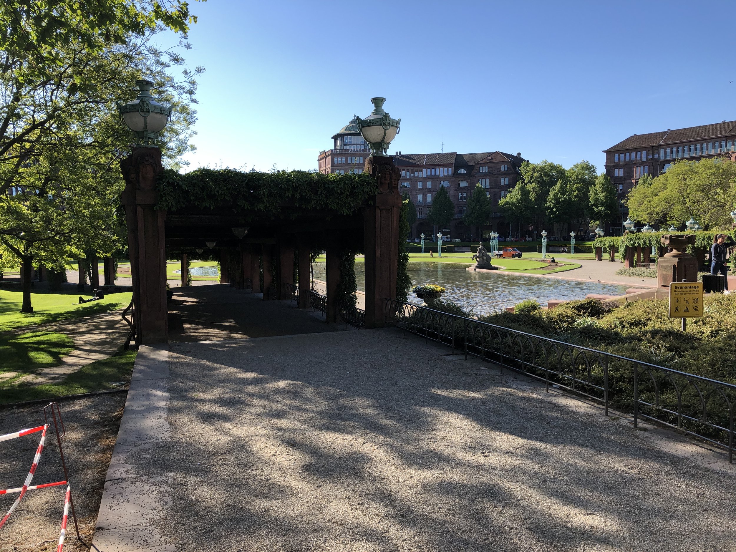 Park in front of the Congress Center