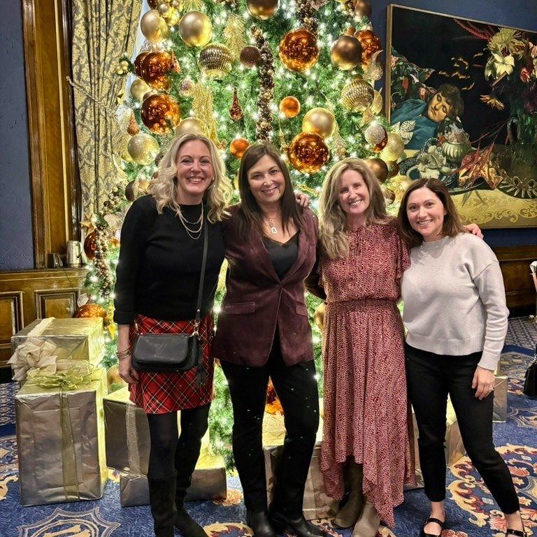 Happy holidays from all of us at The Royal Journey! May 2026 be filled with new travel adventures! @maureendenjatravel @kelleyhalacmalay @whitneycoursontravel @lisacoro
