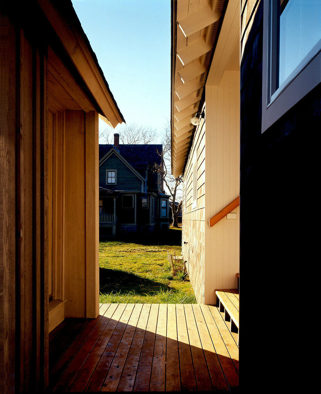  Semi enclosed deck interlocks the Barn Room to the yard and the main house. 