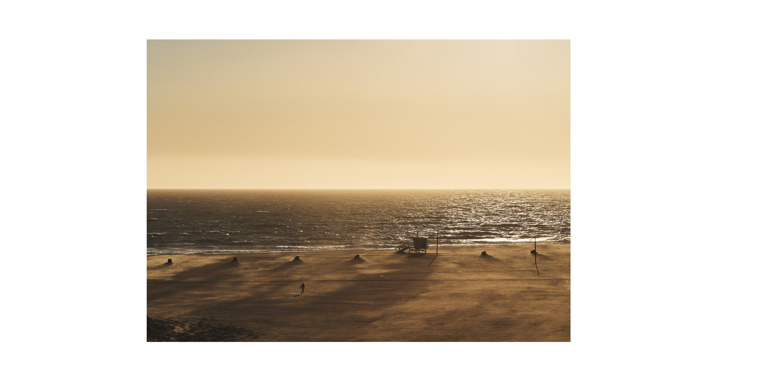  Santa Monica Beach during the coronavirus pandemic - THE NEW YORK TIMES 