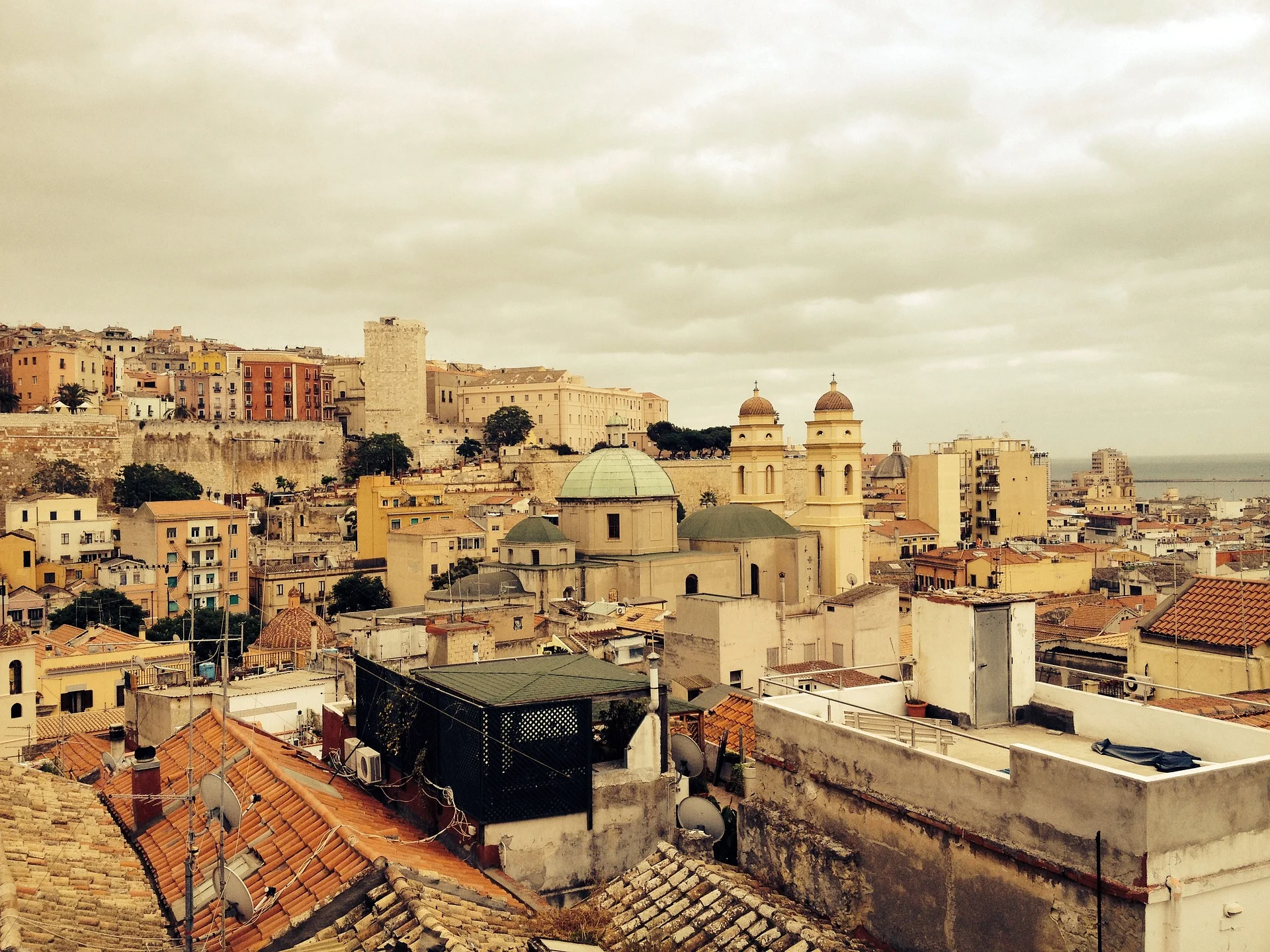 cagliari-660260_1920.jpg