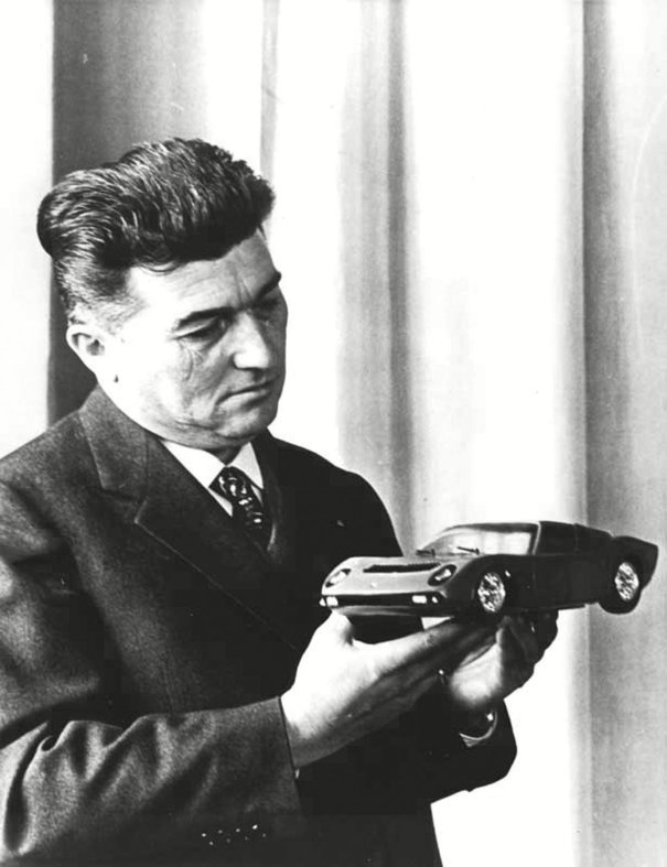 ferruccio-lamborghini.jpg