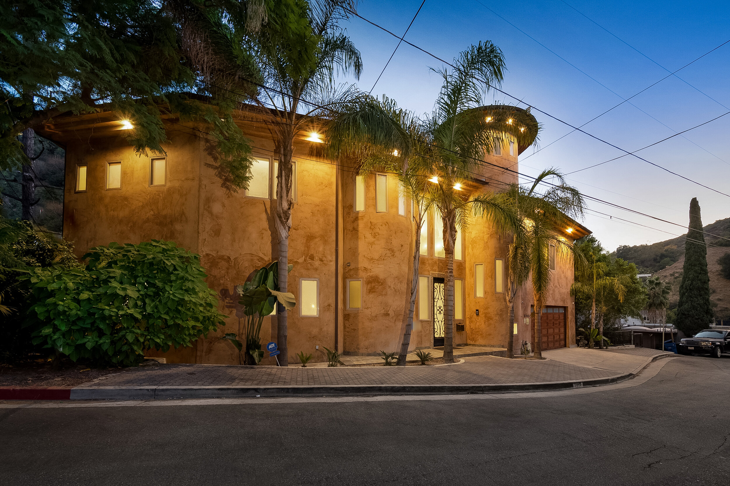 Deep Dell 2 - Hollywood Hills, 7BR, 8BA, 6597 Sq-ft, Spanish Style, Game Room, Theater, Rooftop Deck, Pool, Spa, View-53.jpg