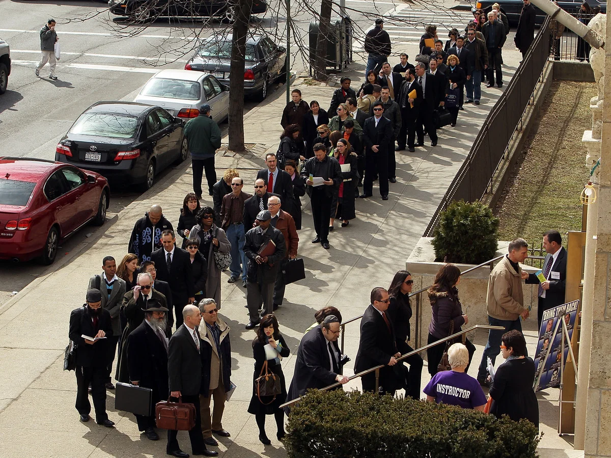 Brooklyn residents in line for a job fair in 2010 ( Image )