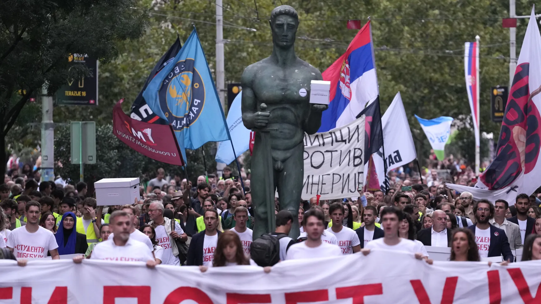What Serbia’s Opposition Can Learn from Hungary and Georgia