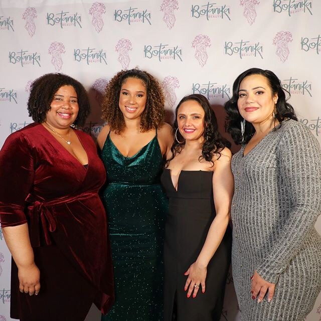Happy 1 year Anniversary to @botanika_beauty 🎉🎊. .
This company is own &amp; powered by women!  Their mission is to, &rdquo;Honor the inner goddess in you&rdquo;. Not only is it about hair care but most importantly #selfcare. .
✨Happy Birthday &amp