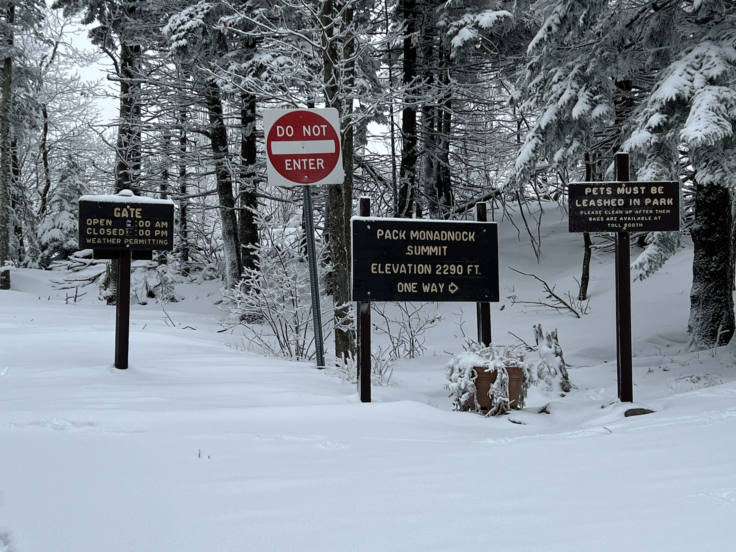 Pack Monadnock Auto Road