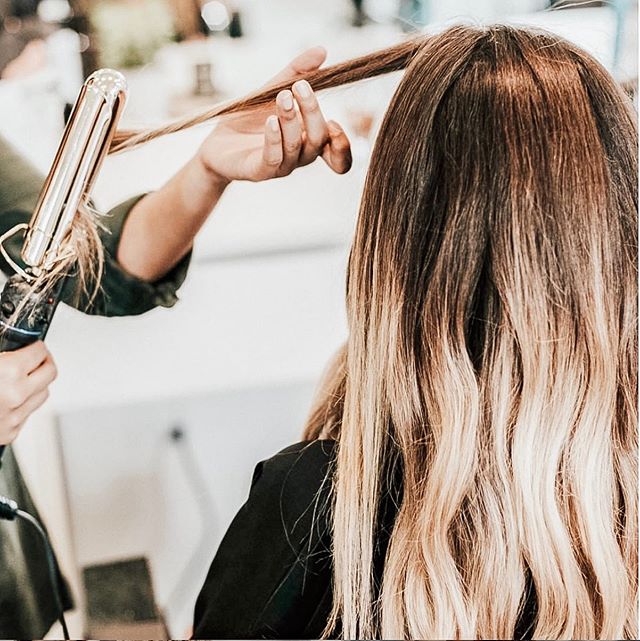 Making magic over here ✨ #nationalblowoutday &bull;
&bull;
&bull;
#igdaily #instadaily #beauty #stylist #hair #hairgoals #beauty #blowout #salon #salonlife