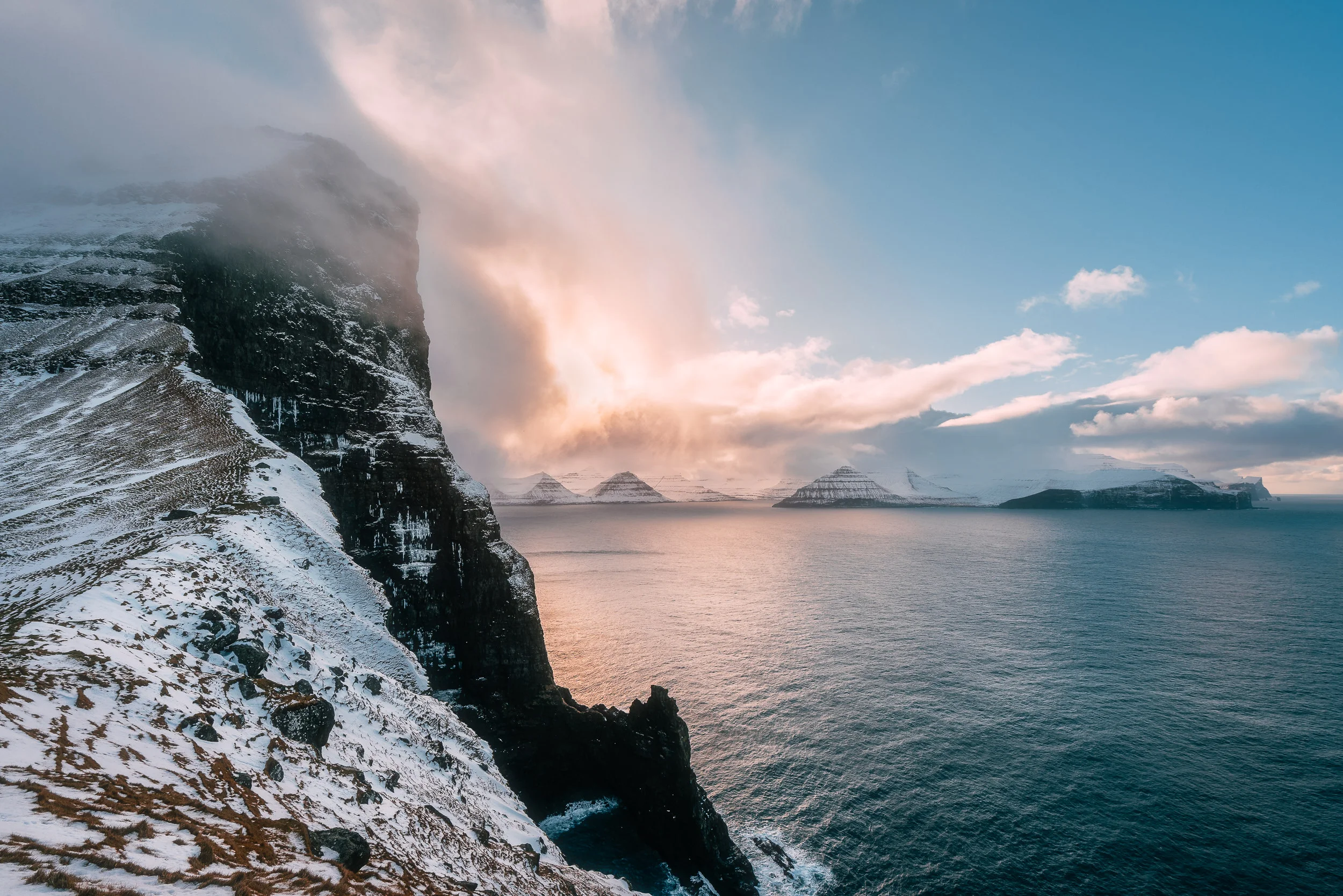 2019.02.04_Faroe_Kalsoy_Hike-8184-1 copy-Edit.jpg