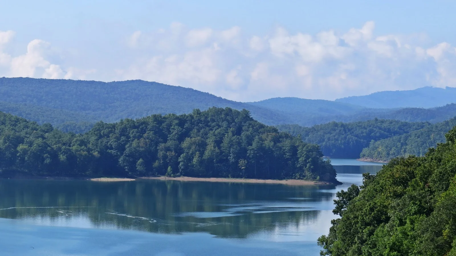 Exploring Lake Moomaw — Snows Out West