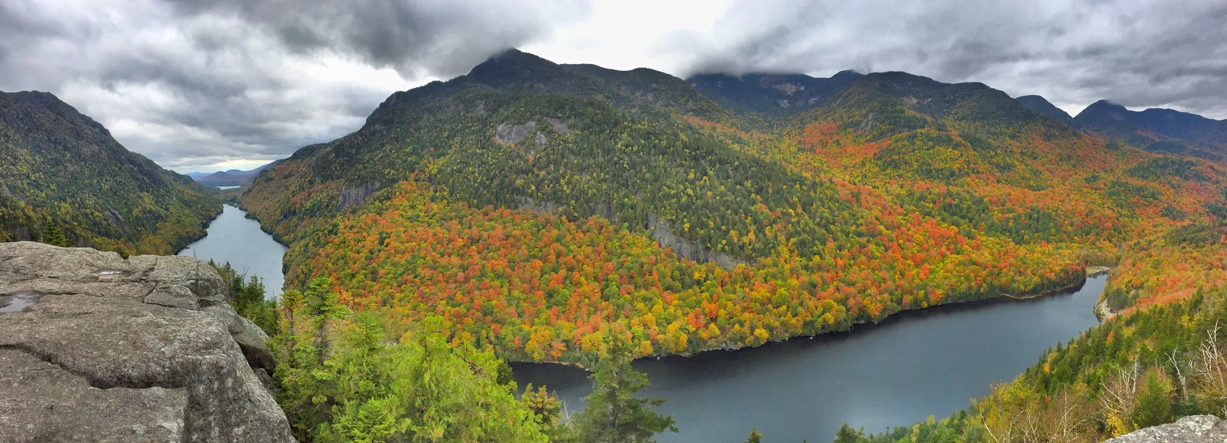 A full panorama of the Indian Head overlook looking out to the right. You can see how the lake wraps around.
