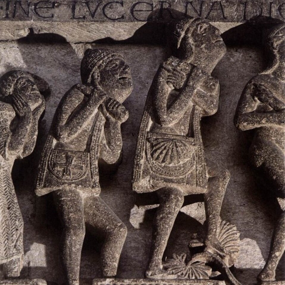 Pilgrims, Last Judgment (detail) / Gislebertus (?) / 1130-35