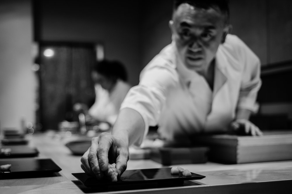 Schat vervagen Voorstel Chef Yoshizumi in action — The Sushi Geek