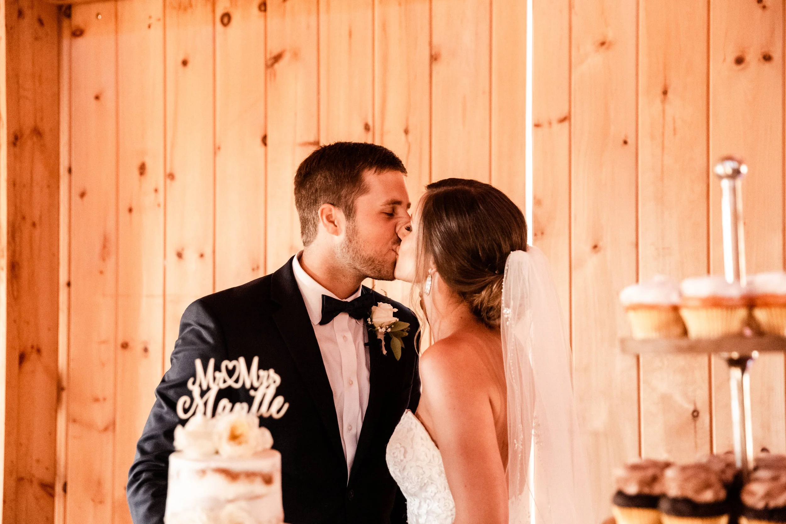 Mantle Wedding KHP82357.jpg