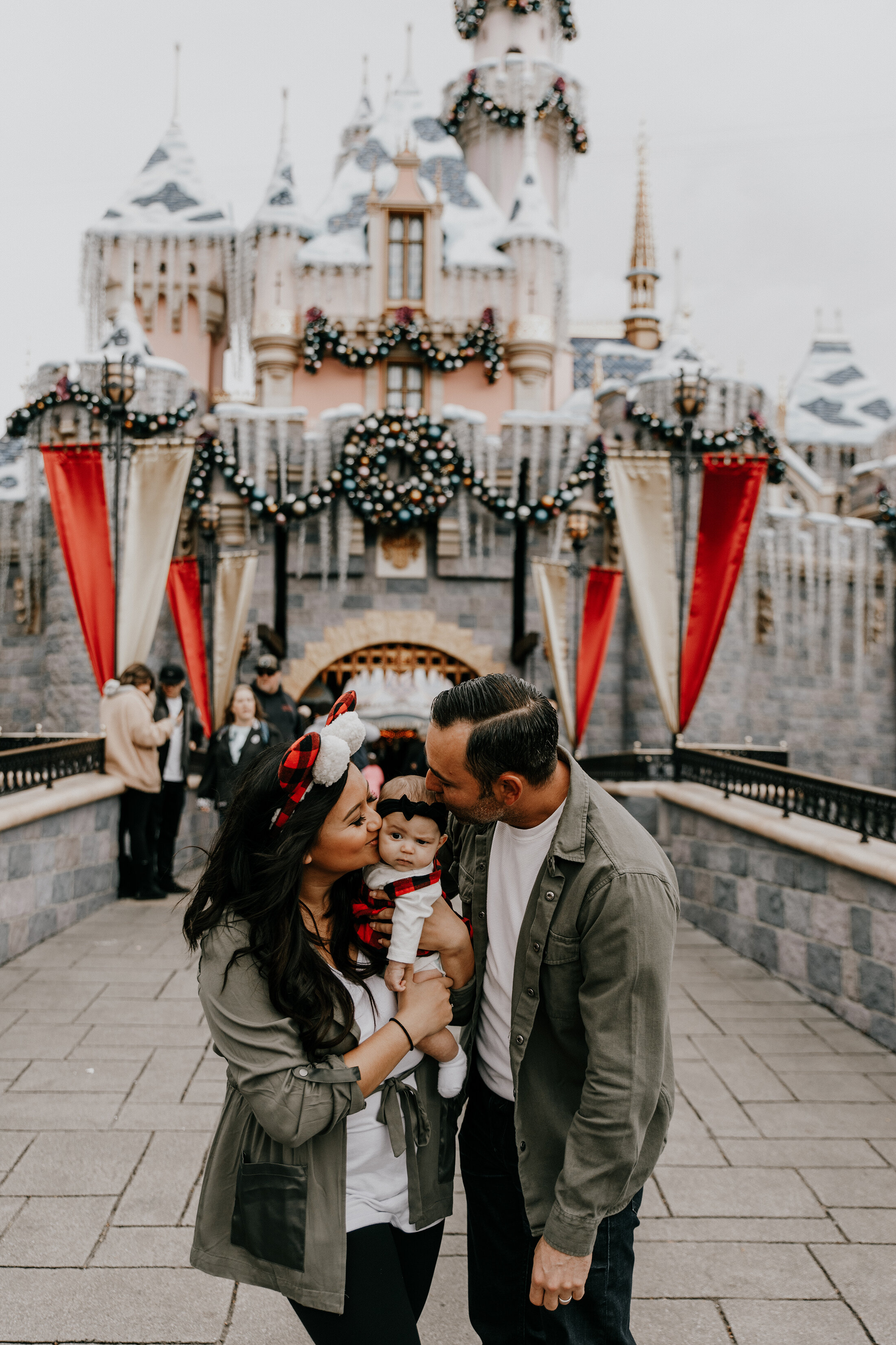 Disneylandfamilyphotos.jpg