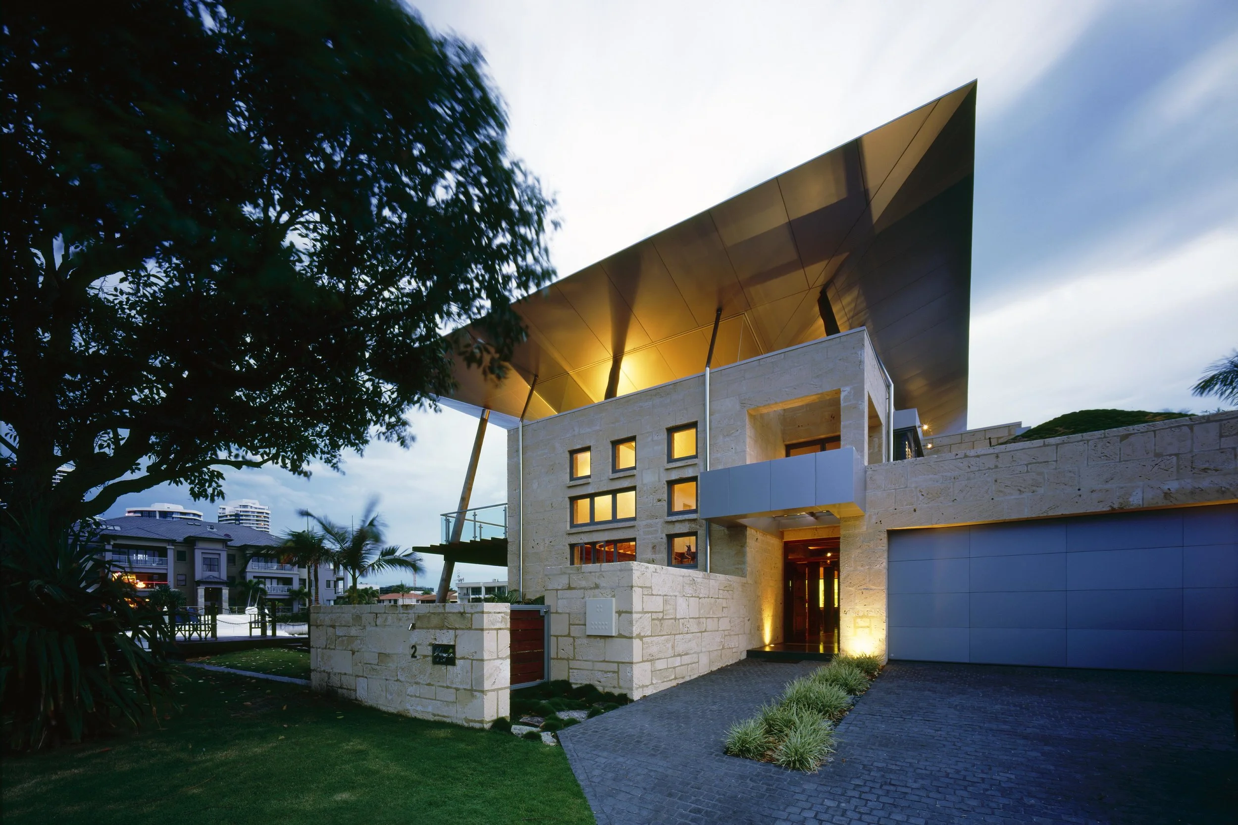 2 Runaway-Bay-Residence.jpg