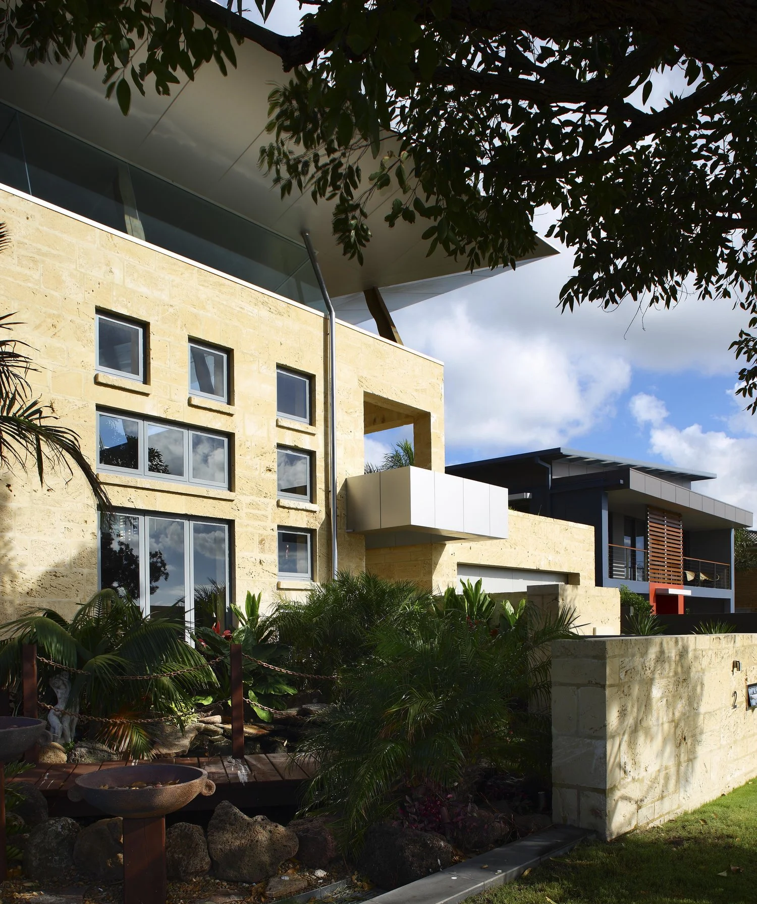 6 Runaway-Bay-Residence.jpg