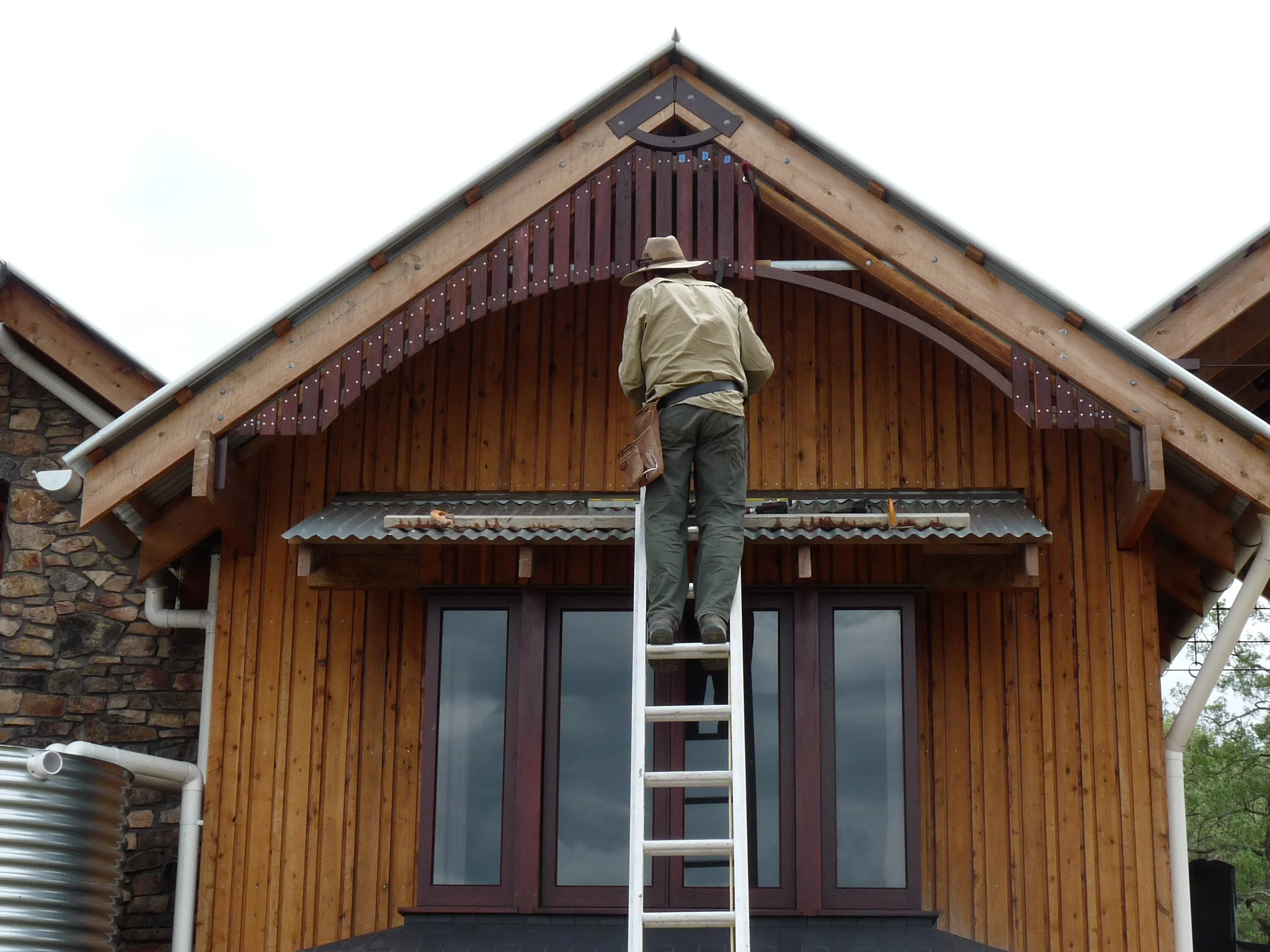 Fixing the gable battens.....JPG
