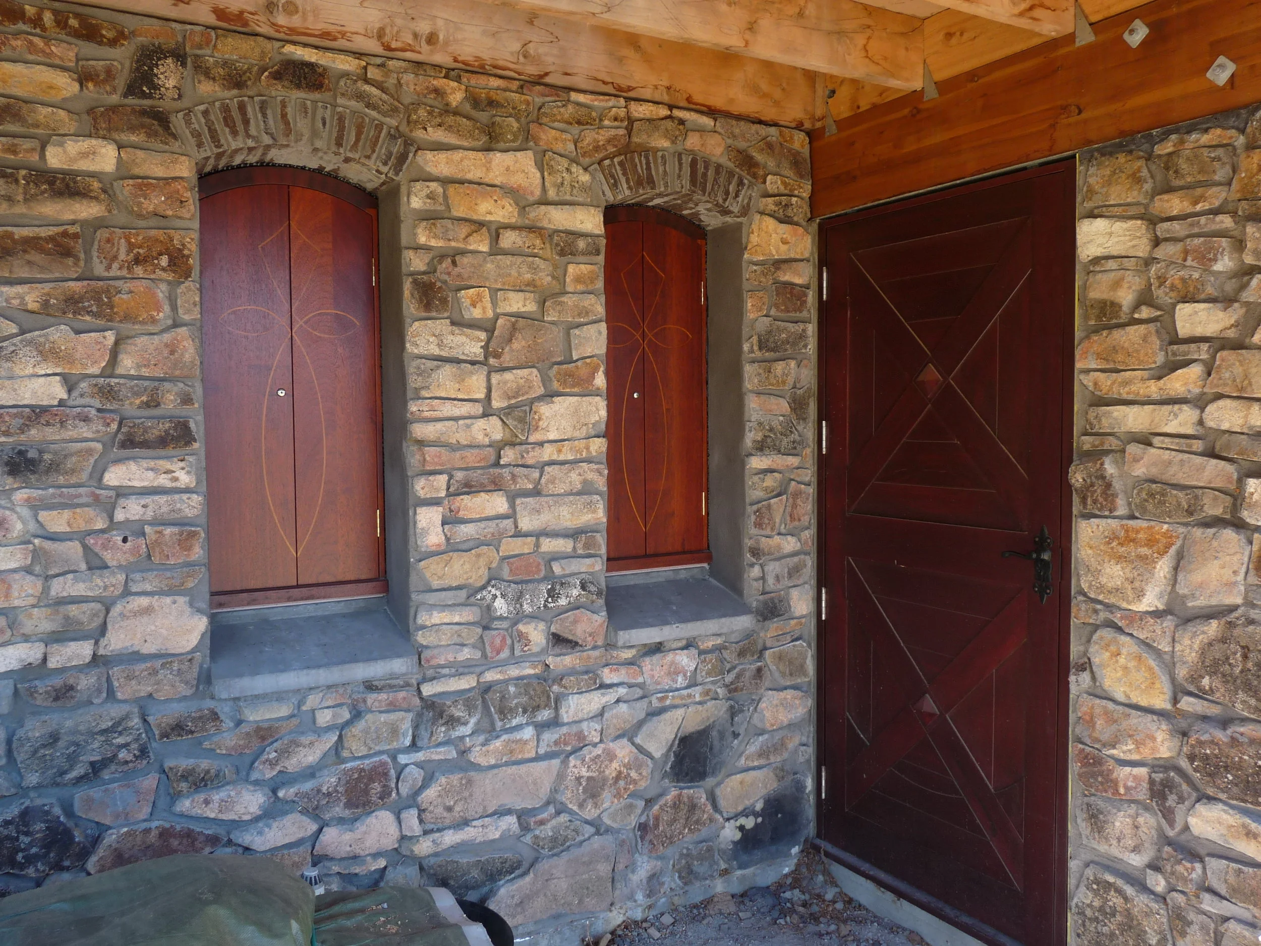 Rest of the stone wall windows fitted.....JPG