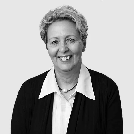 Karen Potter Partner +61 414 679 283 karenpotter@fibrepartners.com.au Karen worked her way from media assistant at a high profile advertising agency to CEO of MediaCom Australia, owned by the multi-national marketing firm WPP which in turn provided in depth knowledge and understanding of all advertising and marketing principles from initial communication strategies to ROI analysis. As a female rising through the ranks, she honed her skills in the areas of leadership, company culture and client engagement which resulted in significant business growth, ‘second to none’ staff morale and extremely loyal clients. Her great passion is understanding ever-changing human behaviour in a business context and how this translates to happy clients, happy customers and a great working environment that is both positive and progressive. An action based person that is keen to produce positive results quickly and efficiently.