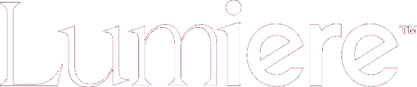 Texto que dice 'Lumiere' en letras grandes y blancas sobre un fondo negro.