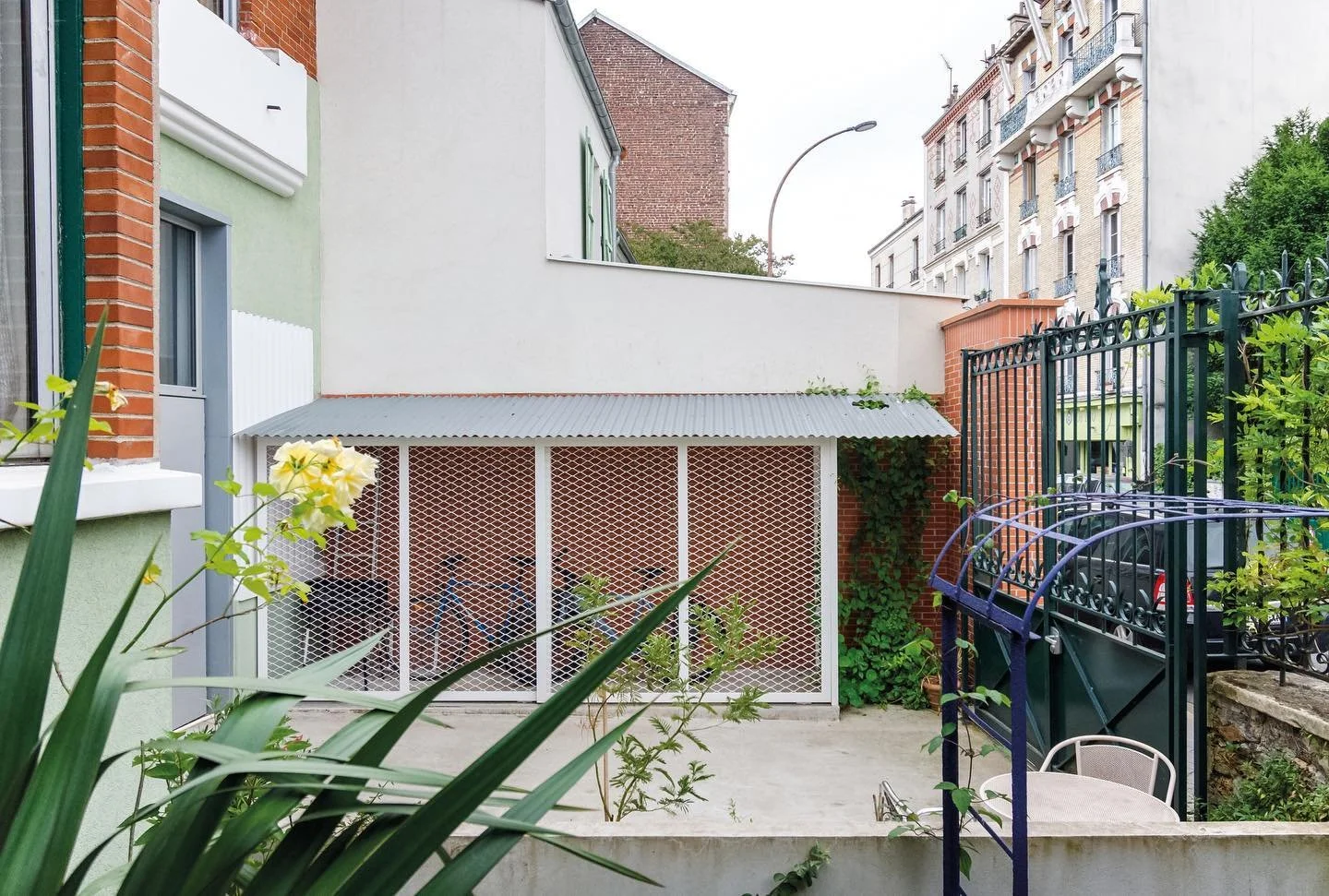 Retour sur le projet @iudo.co des Lilas livr&eacute; en 2022 apr&egrave;s une campagne de photos cet &eacute;t&eacute;.
Cr&eacute;ation de 2 logements ind&eacute;pendants par r&eacute;novation et restructuration d&rsquo;une grande maison et d&rsquo;u