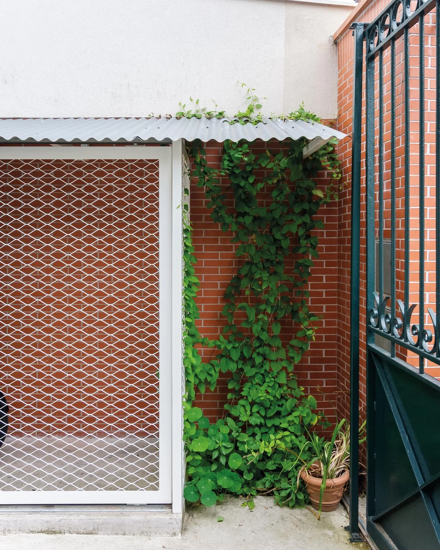 Retour sur le projet @iudo.co des Lilas livr&eacute; en 2022 apr&egrave;s une campagne de photos cet &eacute;t&eacute;.
Cr&eacute;ation de 2 logements ind&eacute;pendants par r&eacute;novation et restructuration d&rsquo;une grande maison et d&rsquo;u