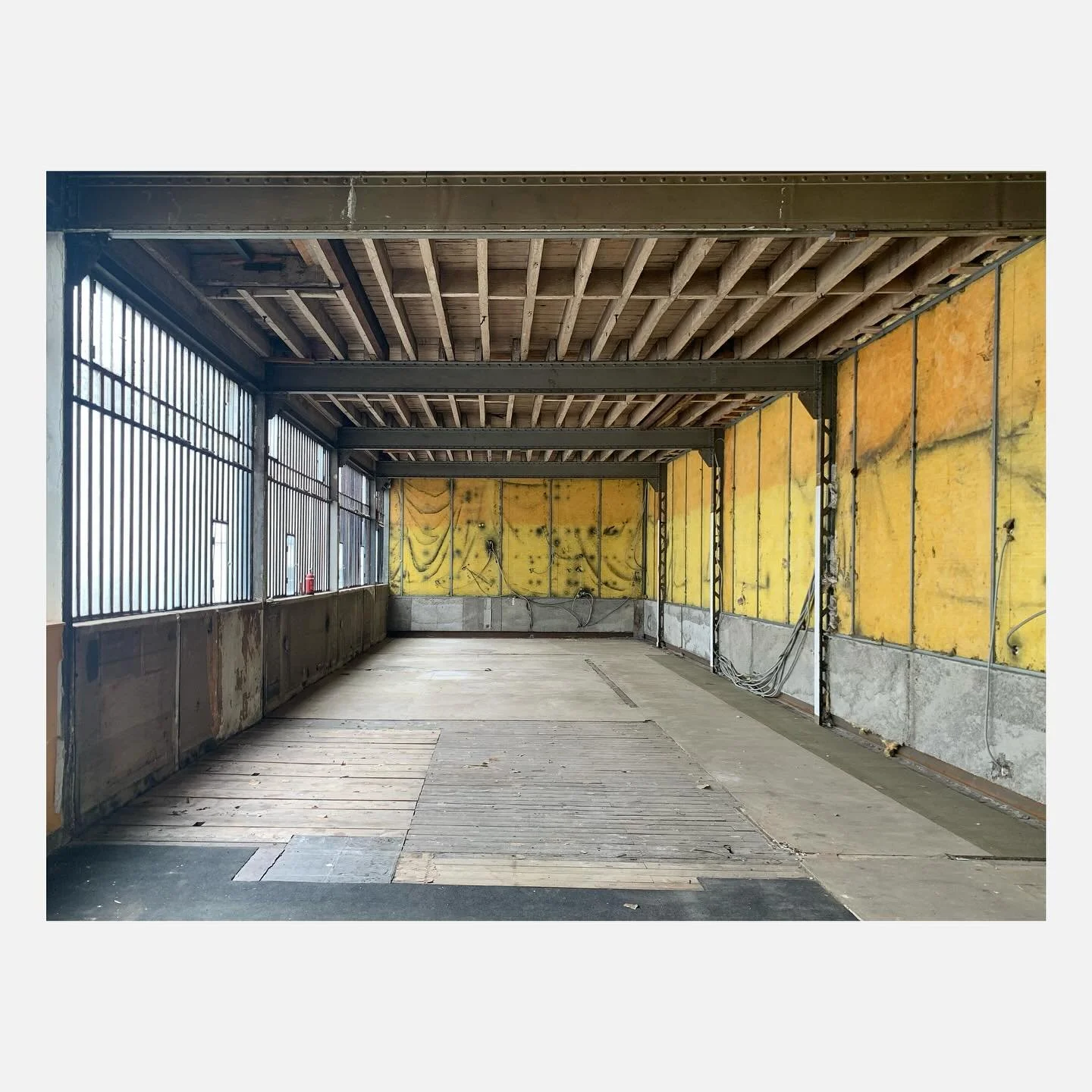 Depuis 2022, nous accompagnons la transformation de la copropri&eacute;t&eacute; de l&rsquo;ancienne manufacture d&rsquo;encadrements et moulures Billard &amp; Fils &agrave; Paris. Sauv&eacute;e de la d&eacute;molition lors de l&rsquo;am&eacute;nagem