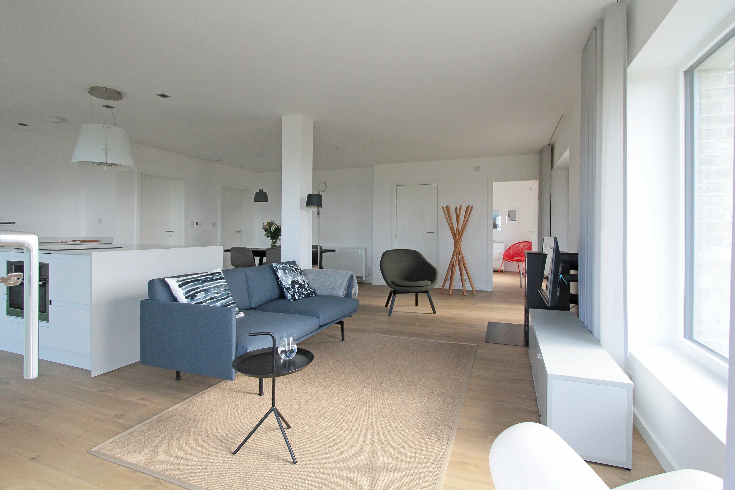 BreakPoint 'Marram' img8 - View into open-plan living area from the sea-side garden terrace.jpg