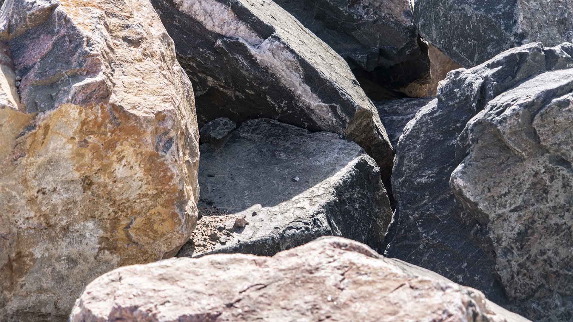 Premium Boulders Rock It Landscape Materials, Hardscape Materials Photos