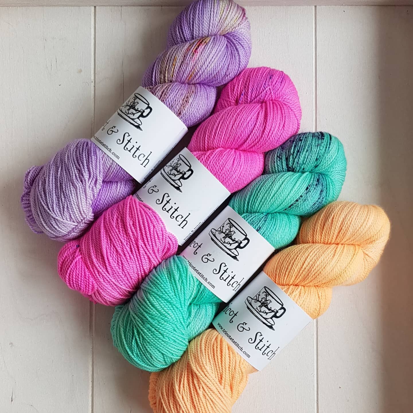 💜💕 Shop update | Mise &agrave; jour de la boutique 💜💕

Epic shop update post fiber festival: check! The shop is full of yarn, kits and Emma Ball bags and goodies - the link is in my bio 😁🎉 the English version of the podcast will be up tomorrow
