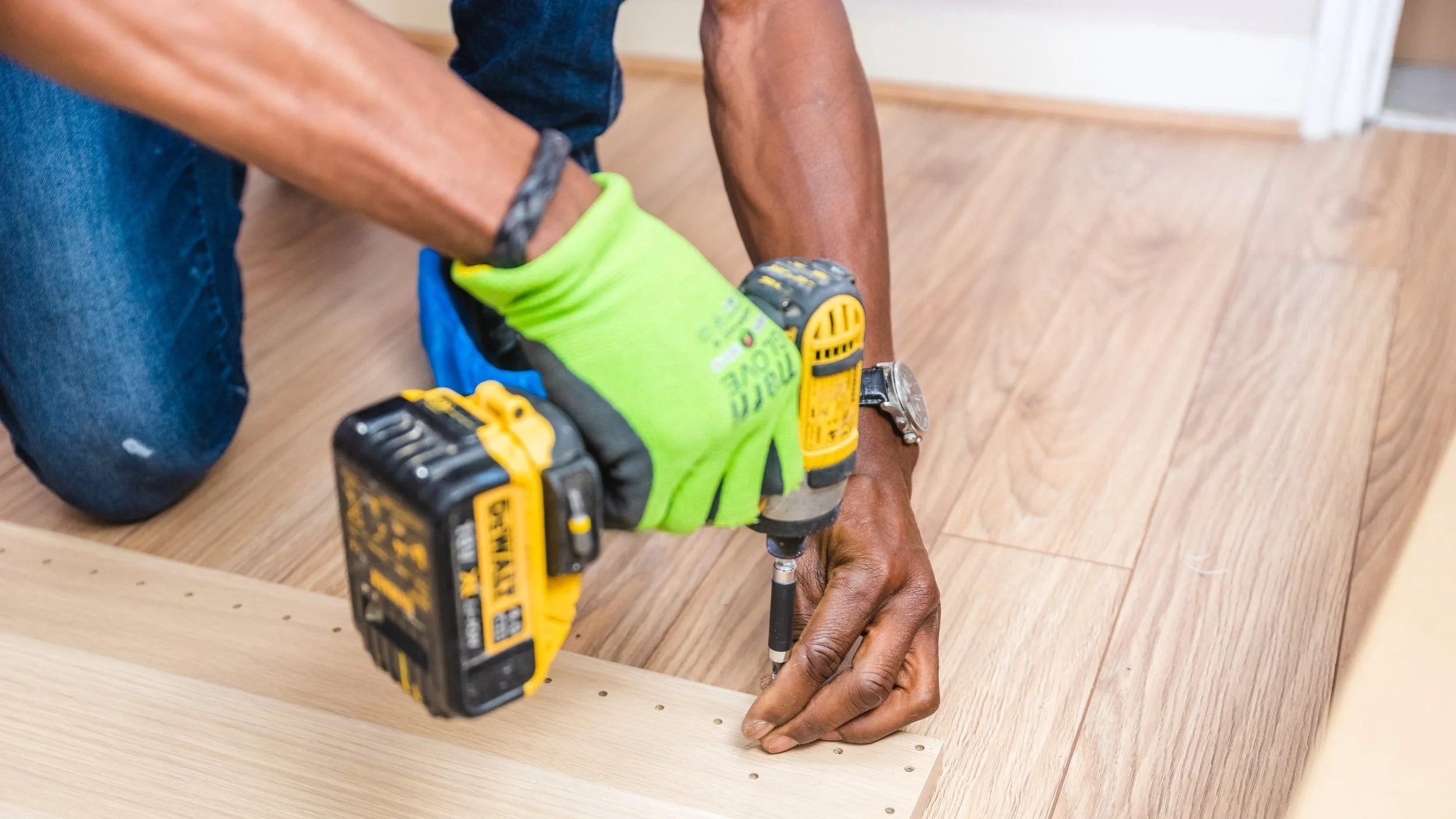 carpenter-carpentry-close-up-1249610.jpg