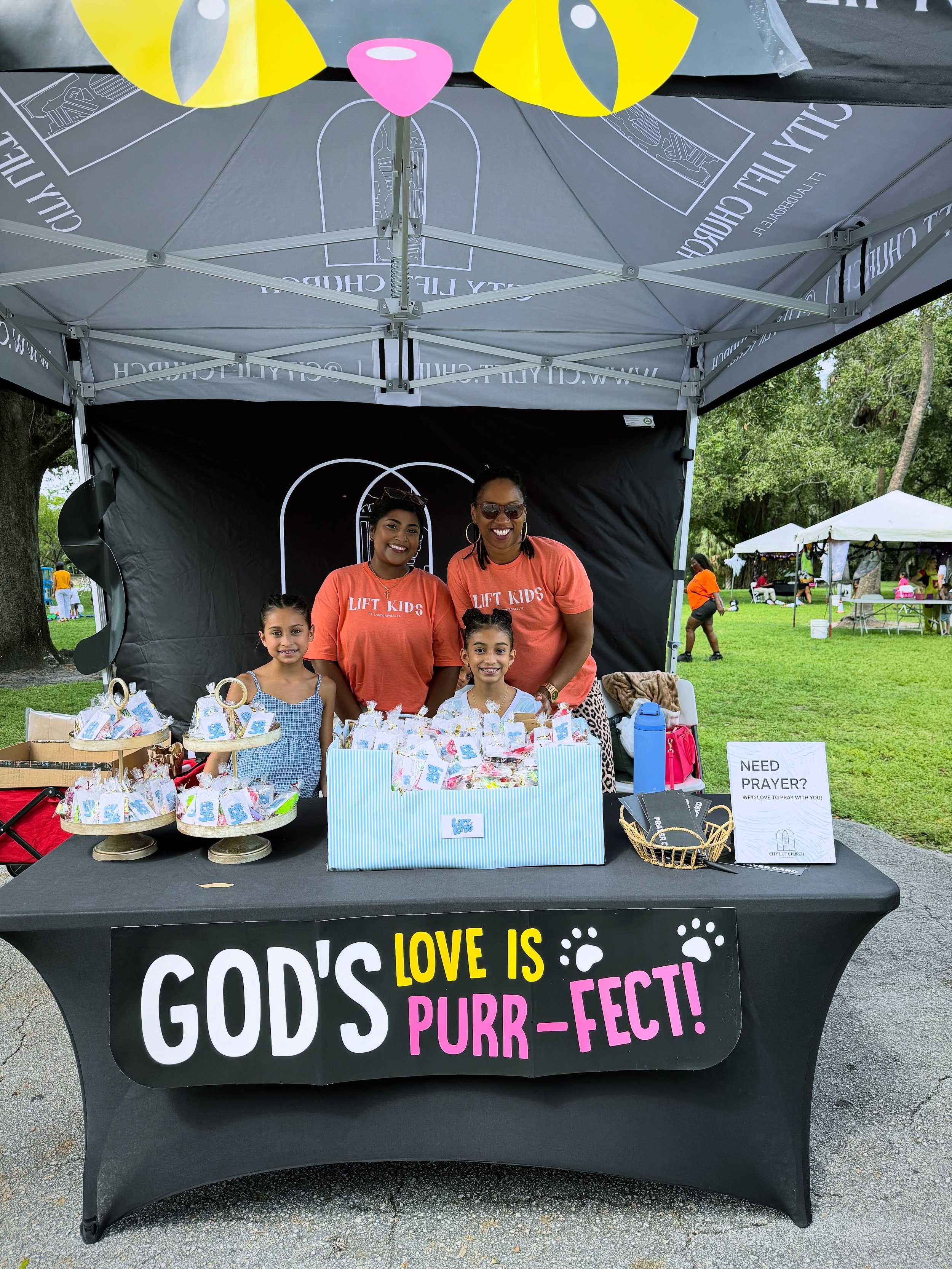 God&rsquo;s love is perfect, and today, we got to share a little more of it with our city. ❤️

Today, our Lift Kids family returned to LauderBoo at Snyder Park for an afternoon filled with joy and prayer. From handing out almost 1,000 candy bags to l