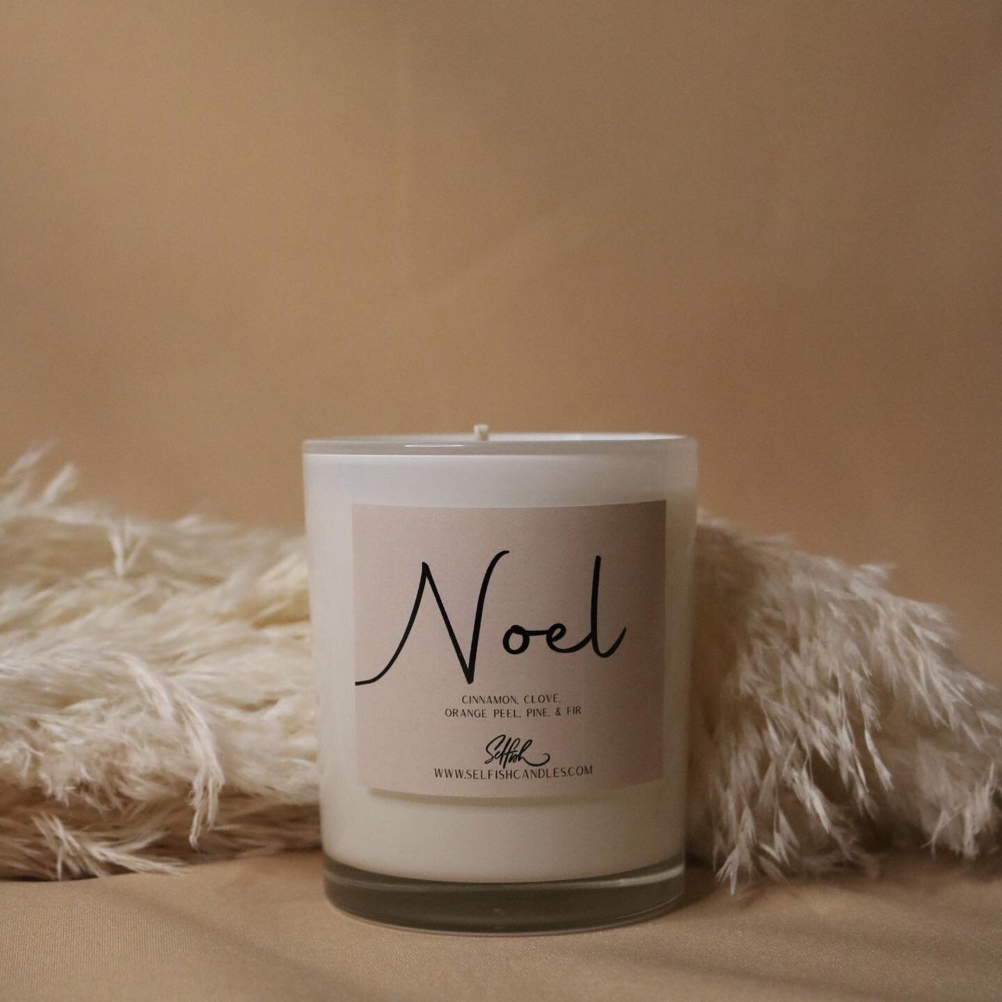 Noel is one our favorites even after Christmas! The notes of Orange spice along with the Pine and Fir are great to warm up your space during these cooler months.
&bull;
&bull;
&bull;
#sundayvibes #selfcare #selfish #candles