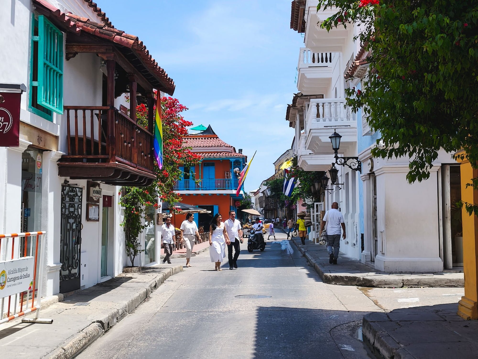 colonial-street-cartagena-colombia.jpg