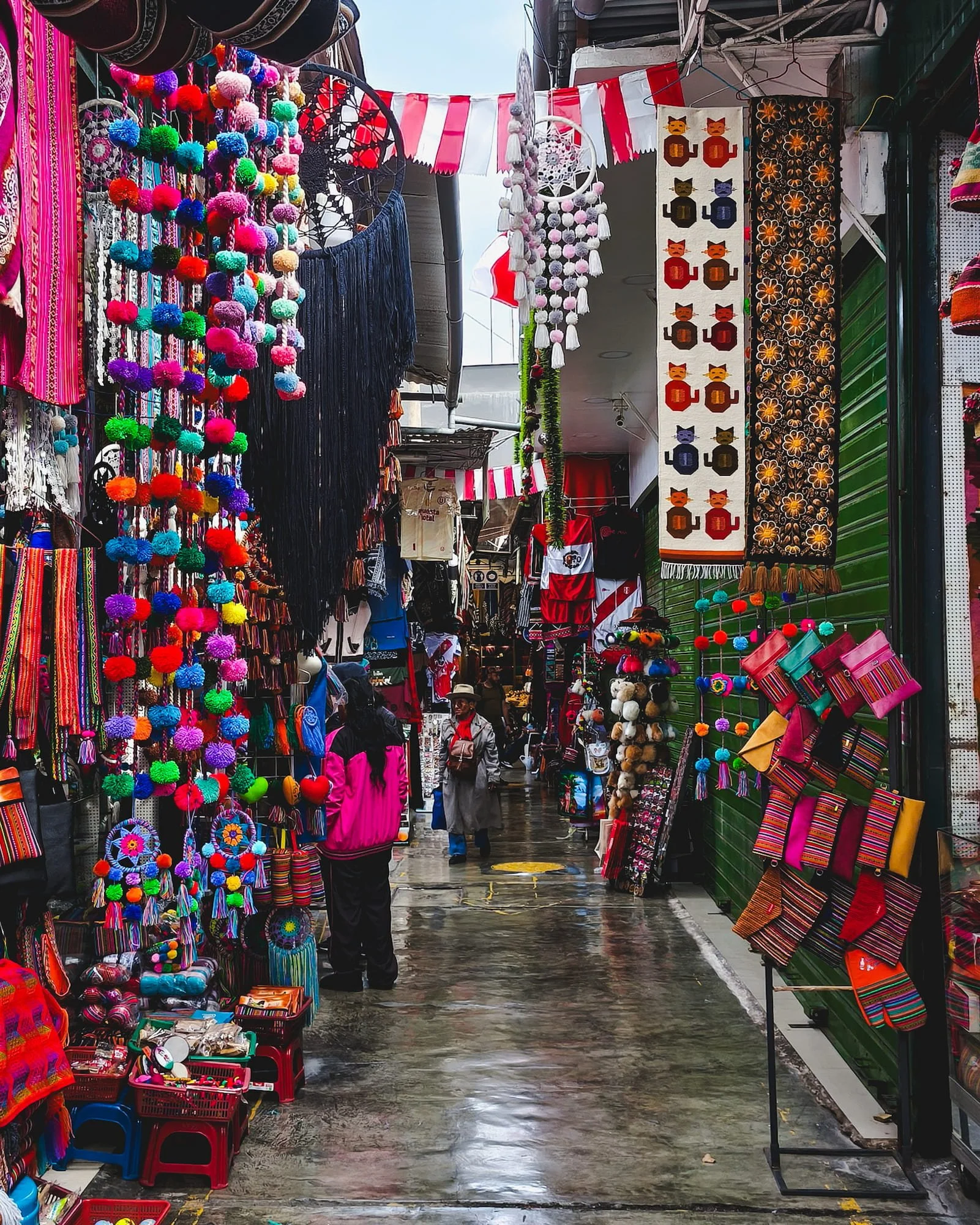 lima-peru-market-alley.jpg