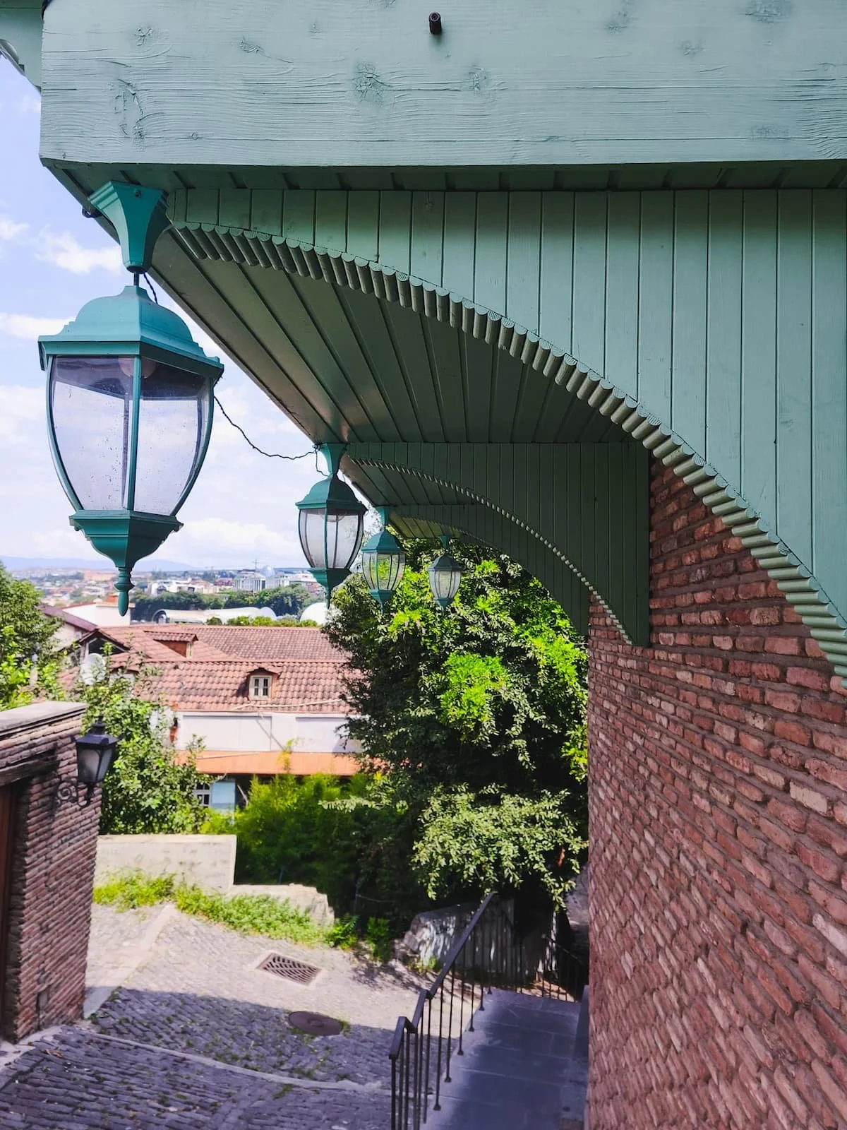 Balcony and steep stone steps in Betlemi