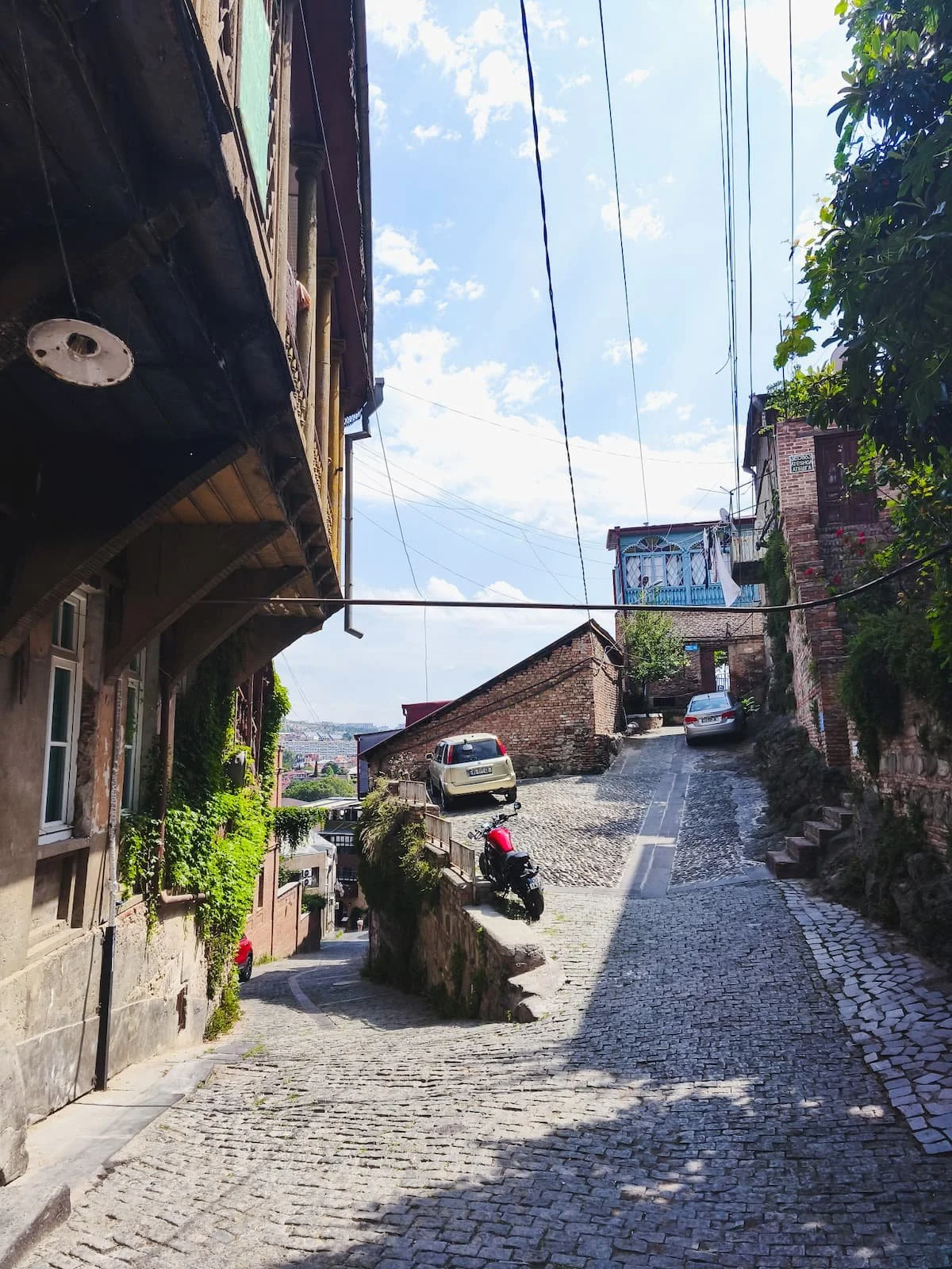 Quiet alleys near Gomi Street