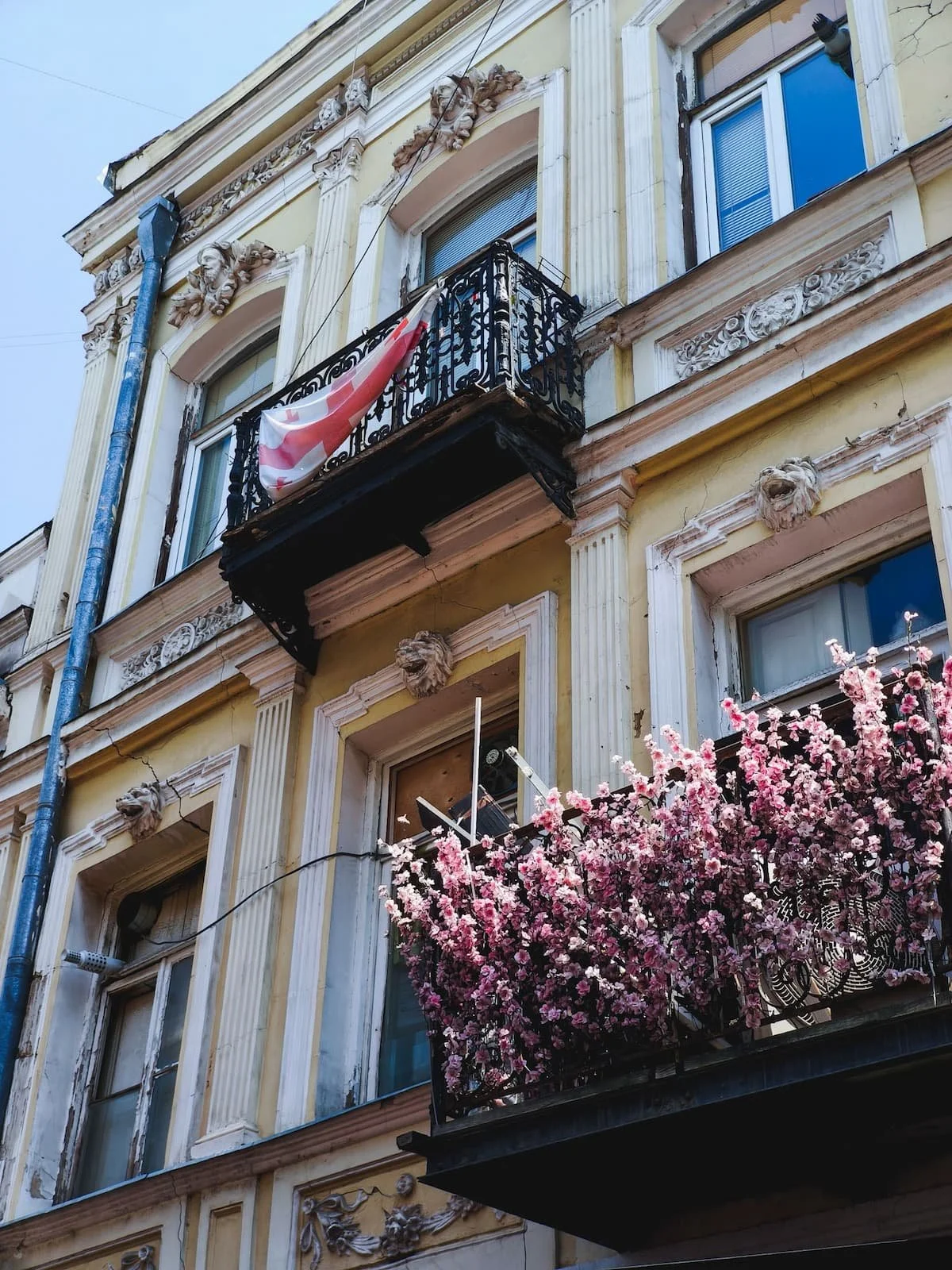 Mansion façade in Sololaki